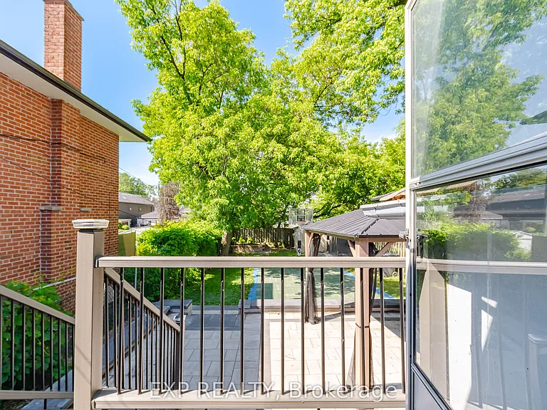 1052 Alexandra Ave — Photo 23