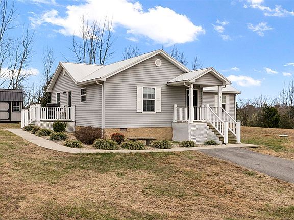 3rd image of 131 Green Leaf Dr