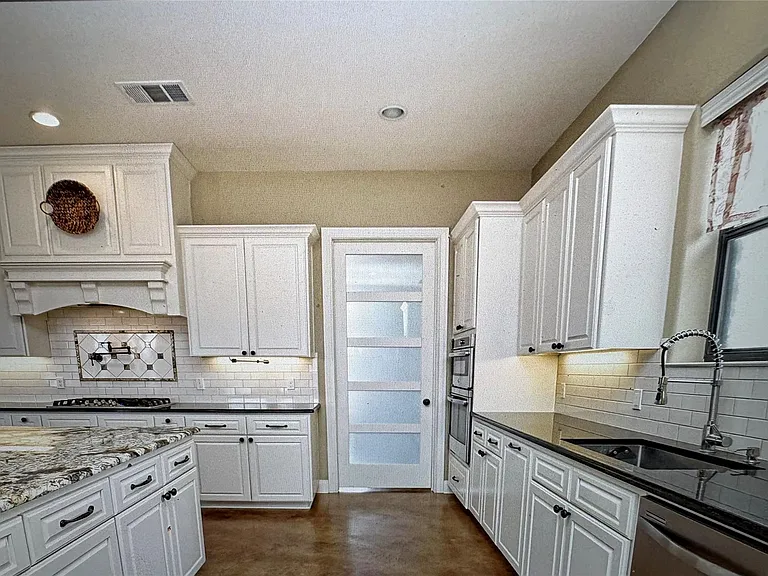 126 Packsaddle Dr — Photo 11