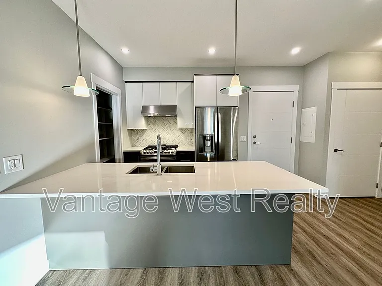 1883 Water St #206 — Photo 3