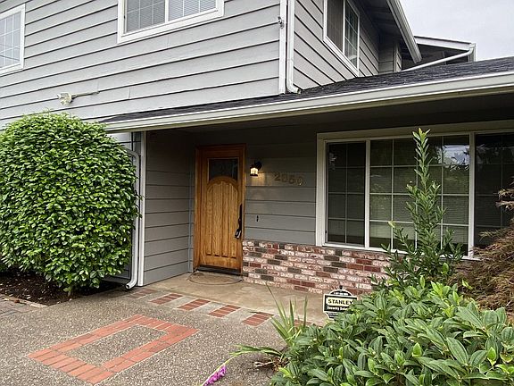 2nd image of 2850 Riviera Ct