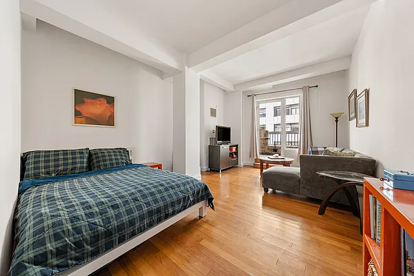 Rented by Douglas Elliman | media 8