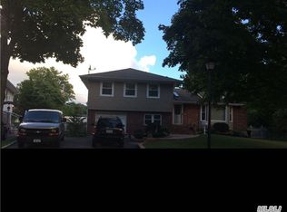 46 Schoenfield Ln, Melville, NY 11747