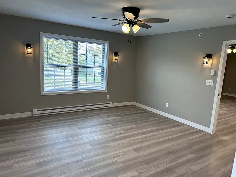 170 E Clay St #6 — Photo 8