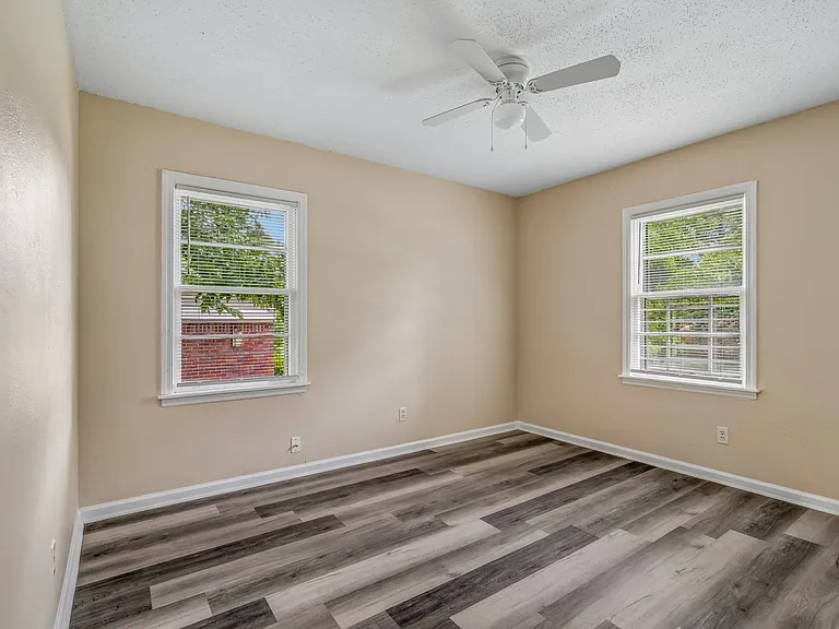2064 Willow Wood Ave — Photo 11