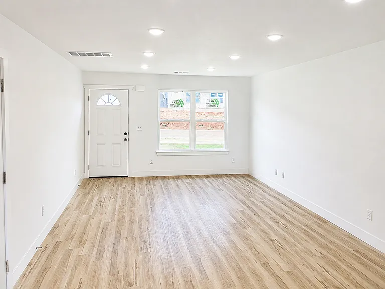 1205 Nedra Drive — Photo 3