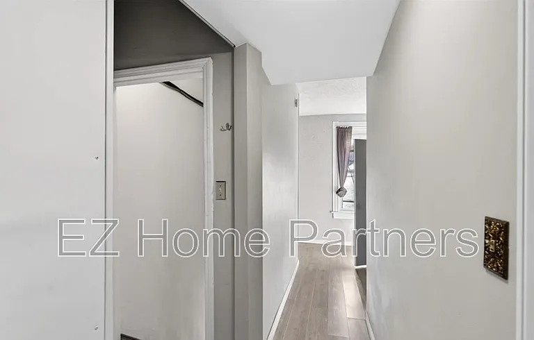3005 S Compton Ave — Photo 8