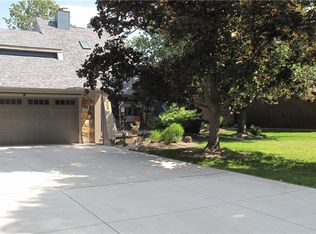 39 Shire Dr S, East Amherst, NY 14051