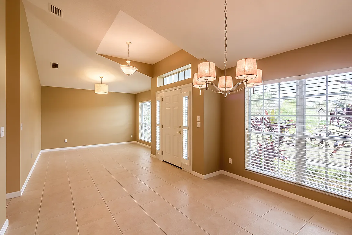 Beautiful 3 Bedroom Home in LPGA! — Photo 4