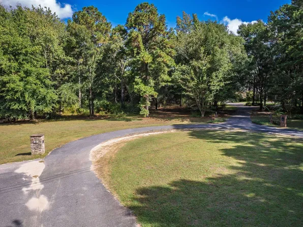 865 Frances Dr, Havana, FL 32333