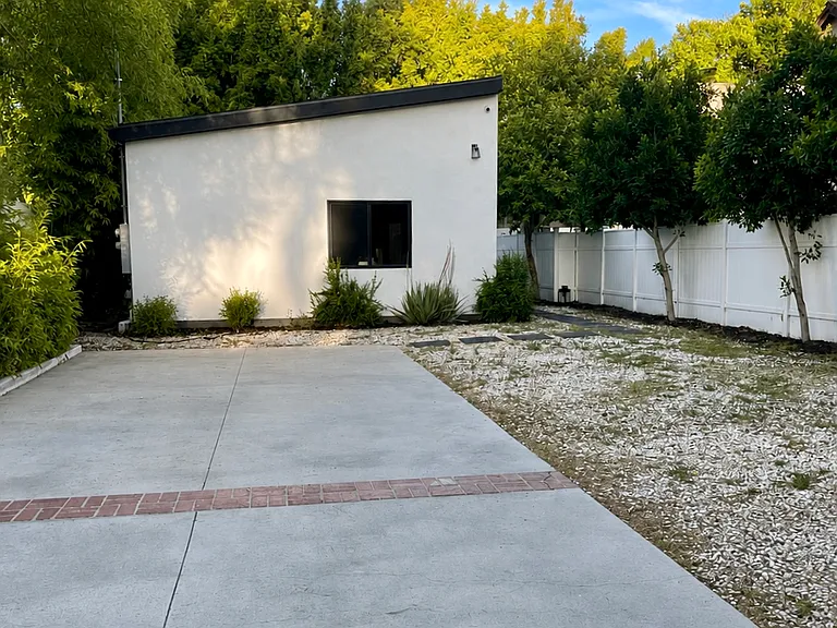 5702 Donna Ave — Photo 2
