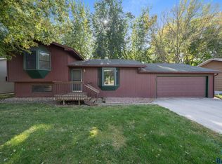 805 Executive Ave, Crooks, SD 57020