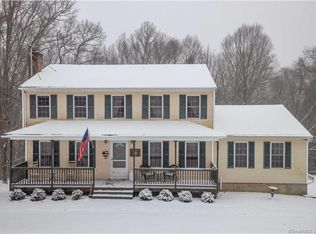 205 Loughlin Rd, Oxford, CT 06478