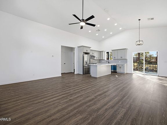 5th image of 180 W PINE HAVEN Circle