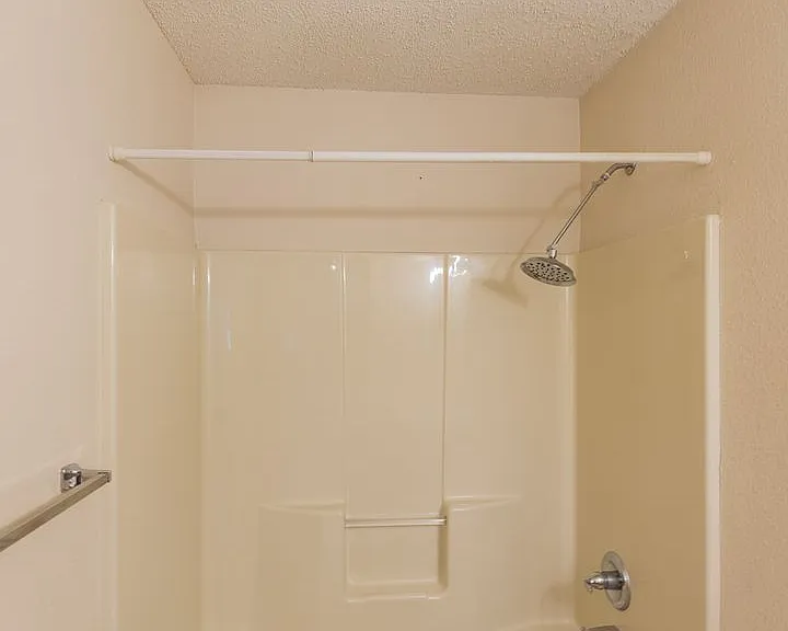 1378 Challenger Ave — Photo 10