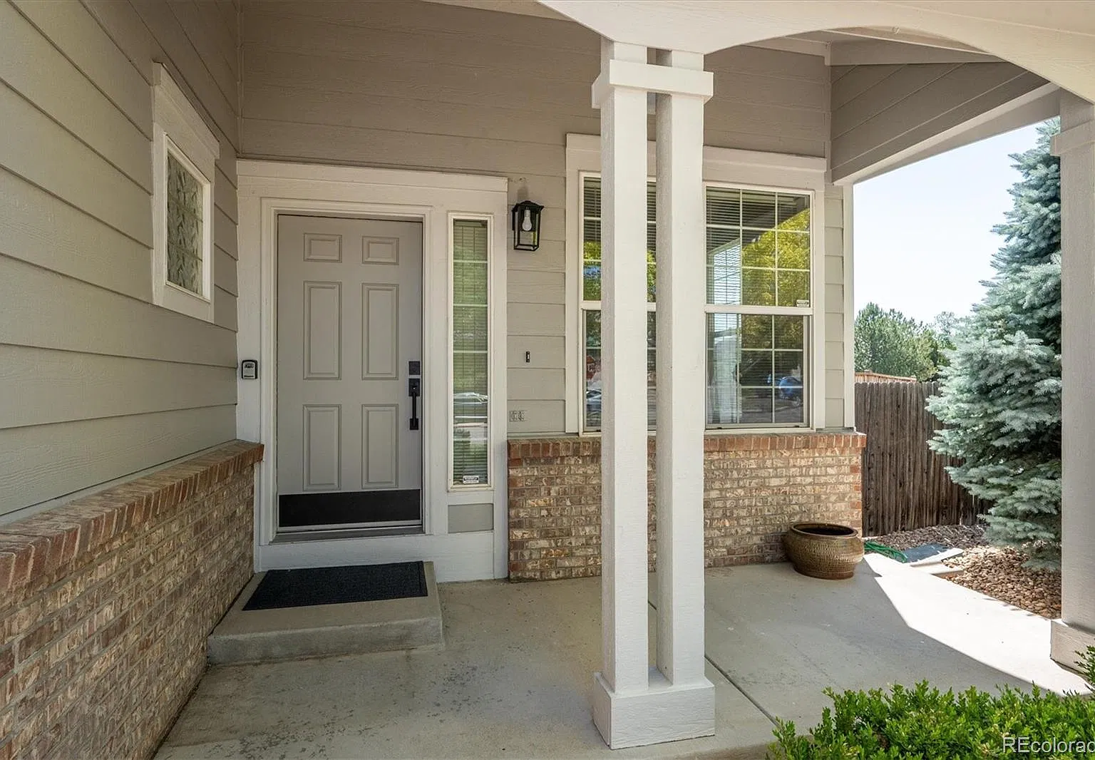 4 bed, 4.5 bath, 3827 sqft, $3,795 — Photo 2