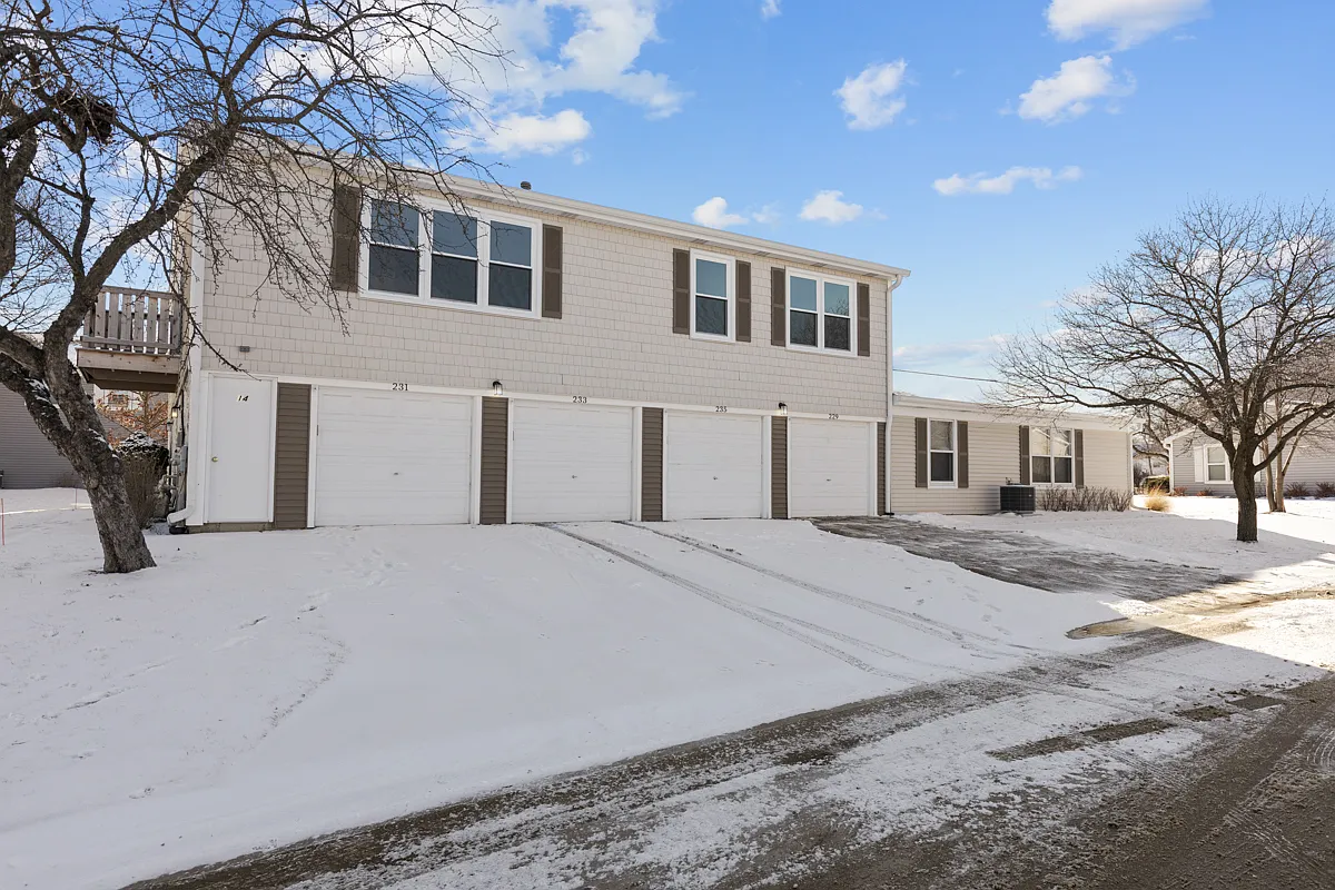2 bed, $2,400 — Photo 2