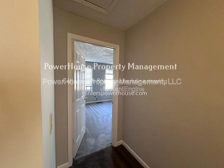 502 Oakwood Ct — Photo 16