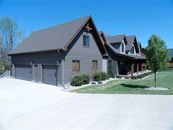 2nd image of 670 Eagle Point Dr