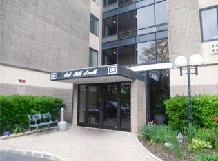 130 Colonial Pkwy APT 3A, Yonkers, NY 10710