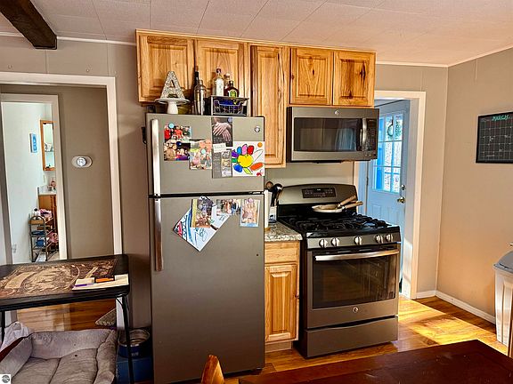 5th image of 1550 S Chippewa Ave