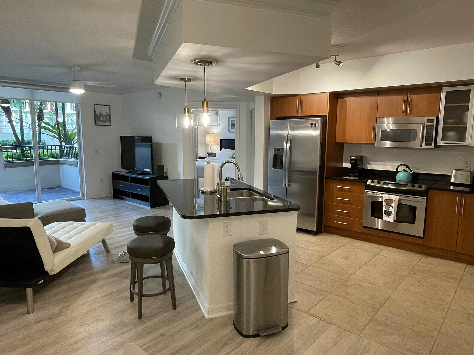 2 bed, 2.0 bath, 1118 sqft, $2,995 — Photo 2