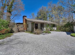 224 Chickasaw Ln, Rabun Gap, GA 30568
