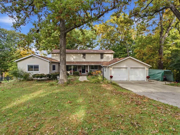 250 E Parkway Dr, East Peoria, IL 61611