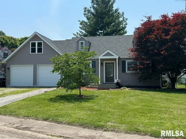 714 W Elm St, Taylorville, IL 62568