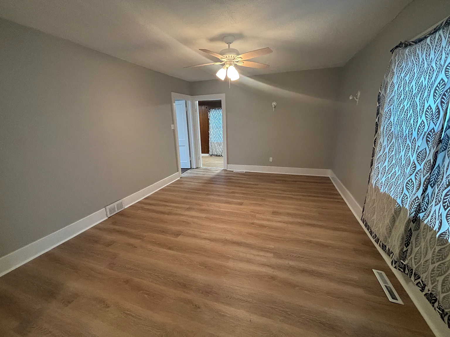 1 bed, 800 sqft, $900 — Photo 2