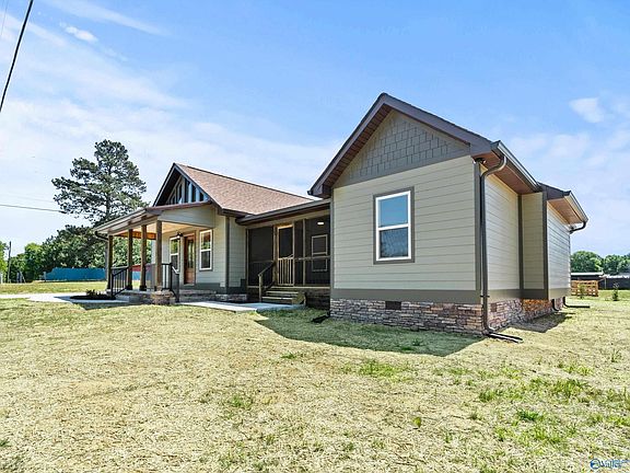 4th image of 1008 Junkins Rd