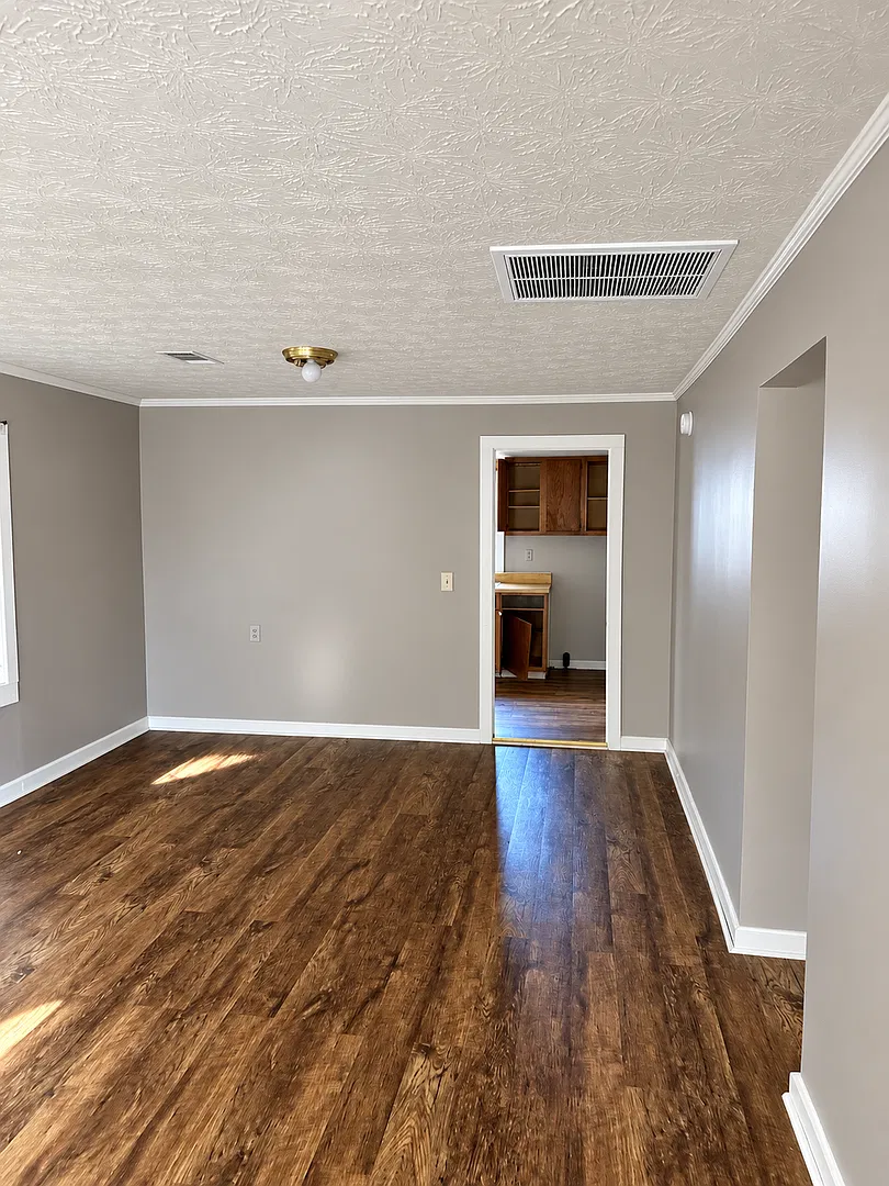 3 Bed/1 Bath Home — Photo 2