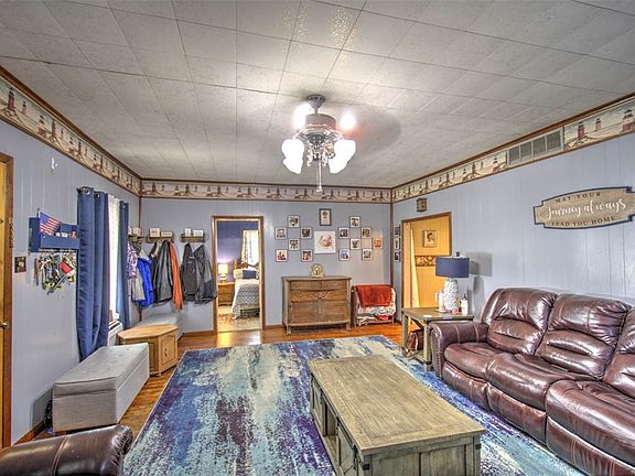 4th image of 232 S Locust St