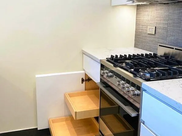 305 East 63rd Street image 3 of 17