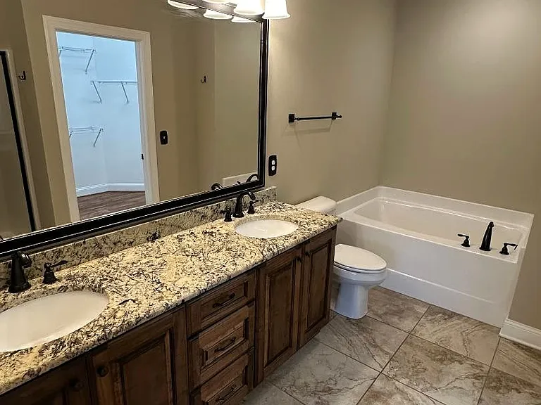 240 Regency Ln SW — Photo 14
