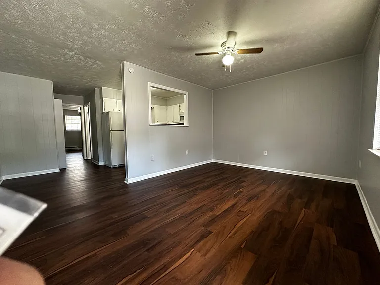 3408 Maple Ave — Photo 2