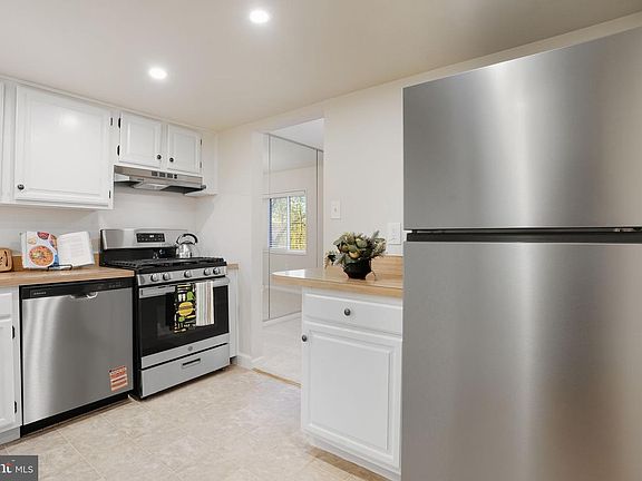 4th image of 1552 Northgate Sq APT 12B