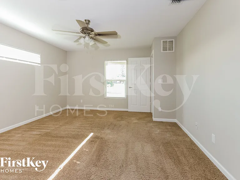 4275 SW Utterback St — Photo 12