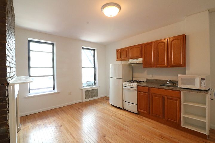 1st image of 441 W 49th St #7AF