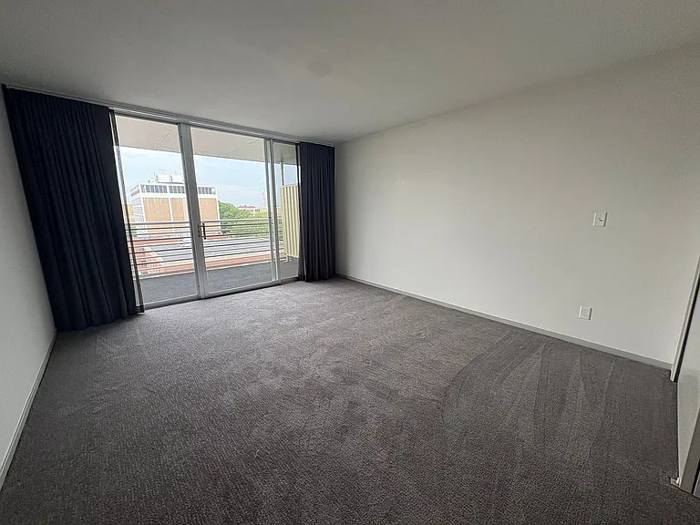 Sky Park Apartments — Photo 40