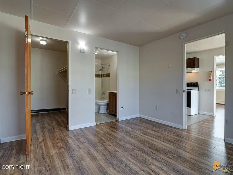 5215 E 26th Ave #6 — Photo 7