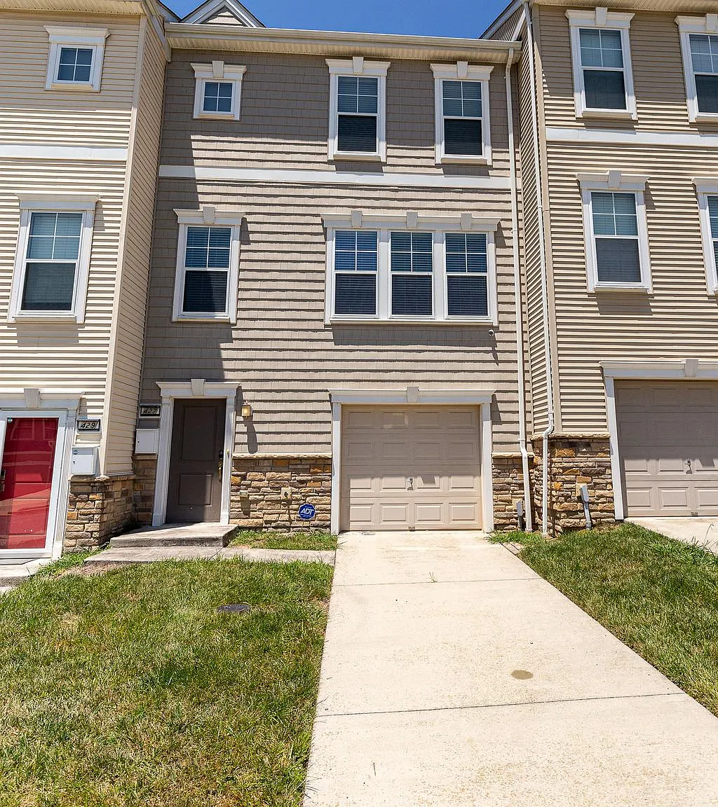 3 bed, 3.5 bath, 1966 sqft, $3,250 — Photo 1