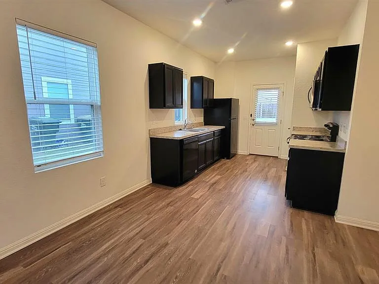 850 Bunton Reserve Blvd — Photo 10