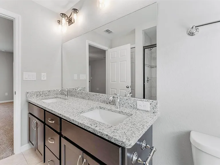 9416 N Sandree Dr — Photo 22