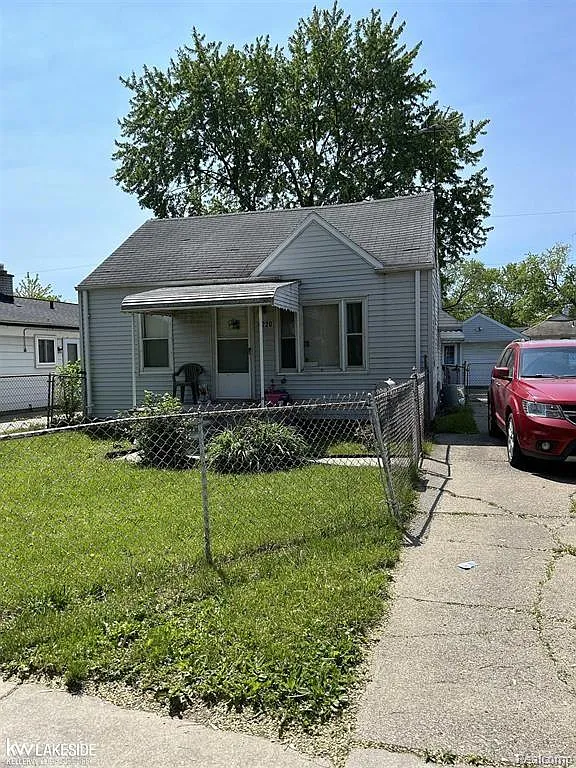 8220 Timken Ave photo 1