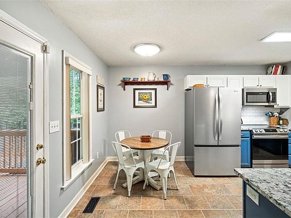 5th image of 3135 Creighton Ln