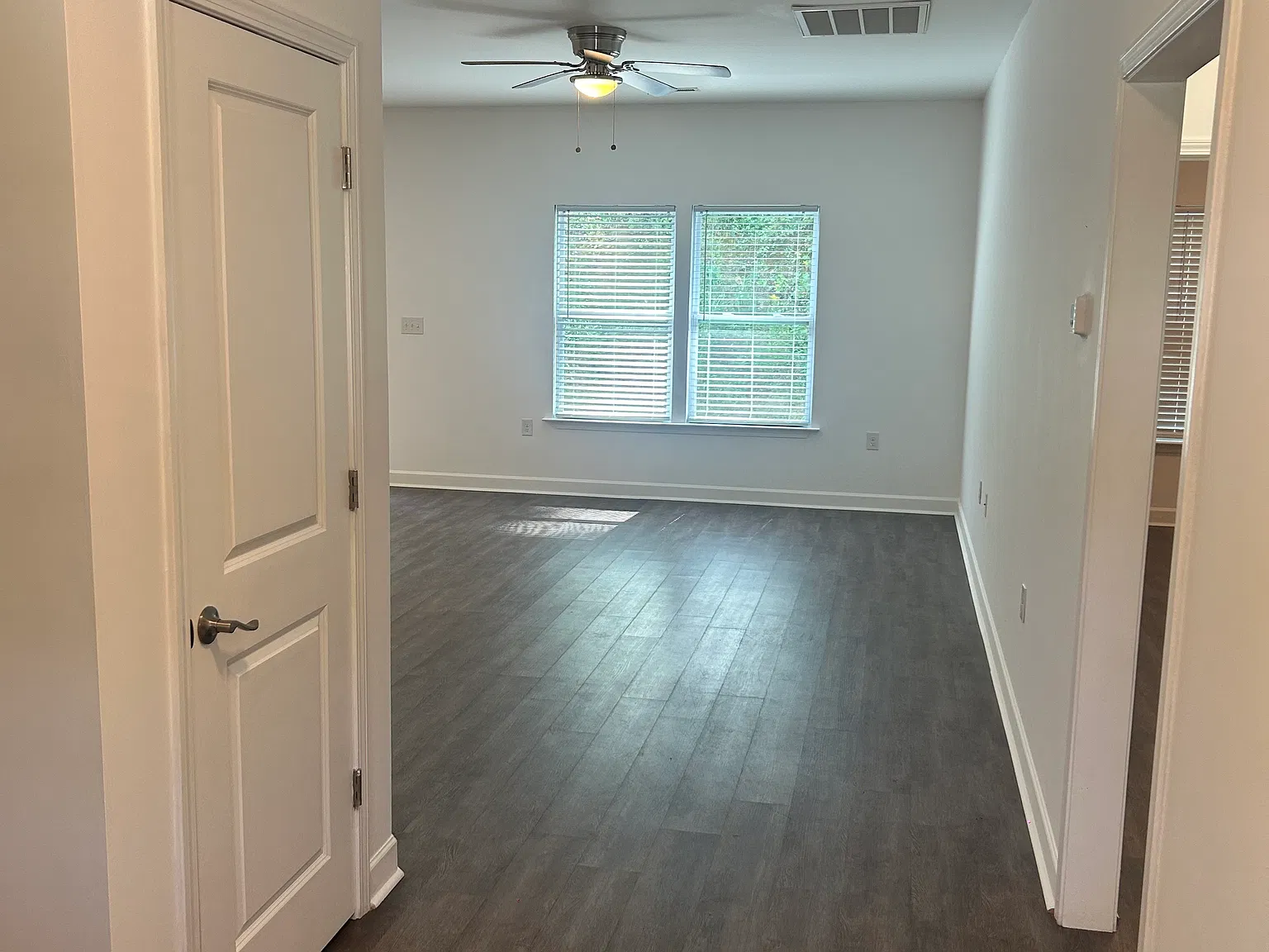 3 bed, 1200 sqft, $1,595 — Photo 4