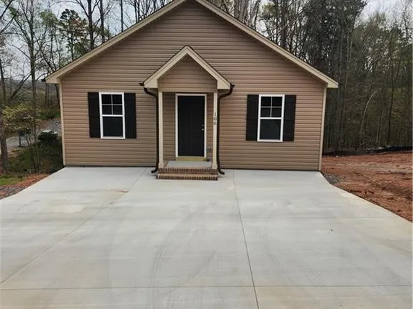 106 Gene Hairston St, Madison, NC 27025