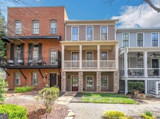 707 Hammond Dr, Woodstock, GA 30188