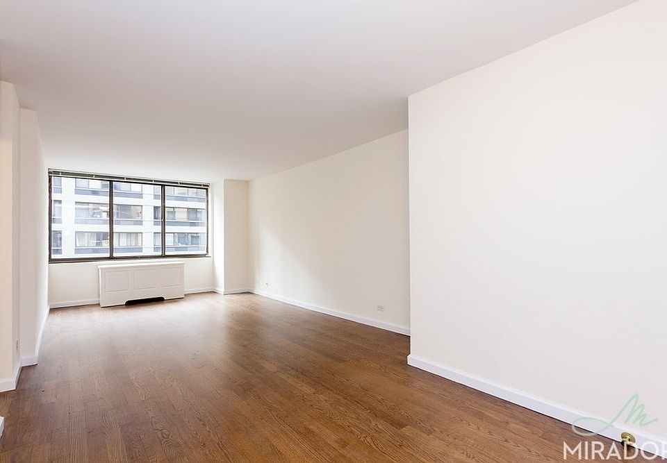 1st image of 245 E 44th St APT 7D